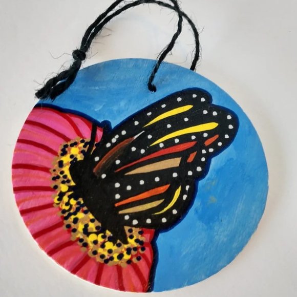 Monarch Butterfly Wooden Christmas Ornament Hand Painted Handmade 3x3 Inches NWT - Picture 6 of 16